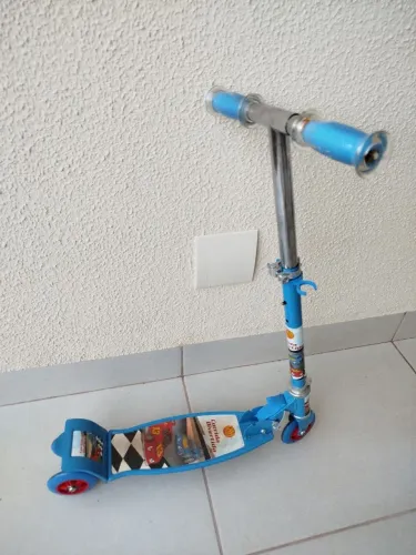 Patinete corrida divertida - Carros