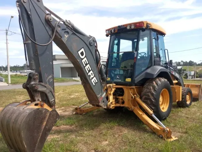 RETROESCAVADEIRA JOHN DEERE 310L 4X4 2019 CABINADA COM AR GELANDO!