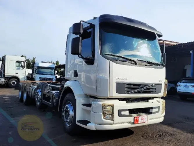 Volvo Vm 330 8x2 Ano 2013/13 Manual No Chassi 8mts