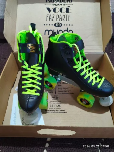 Patins 4 rodas numeração 39