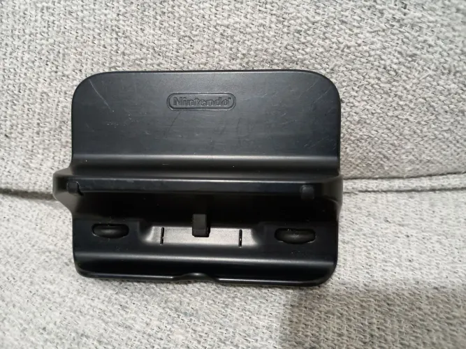 Base Dock de carregamento Original da Nintendo para o controle GamePad do console Wii U.