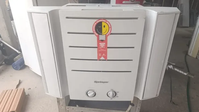 Vendo ar condicionado Springer 10.000 mil BTUs/220 volts