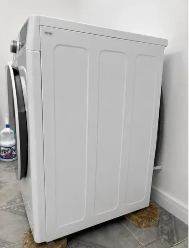 Lava e Seca LG inverter. Com 8 meses garantia
