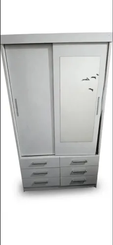 Guarda-roupa Solteiro com Pequenas Avarias
