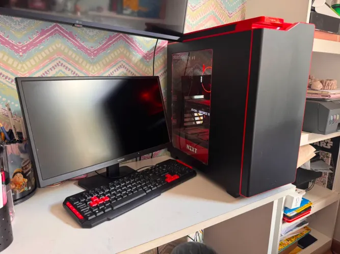 PC Gamer Ryzen 7 1700 + GTX 1080 Ti 11GB + Monitor Samsung 22+ Teclado