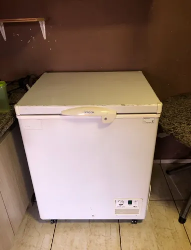 Freezer 213L funcionando perfeitamente