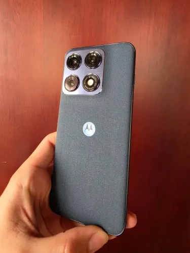 Motorola Edge 70 Pro 256GB / 12GB - C/ NF e Garantia até 2027<br>