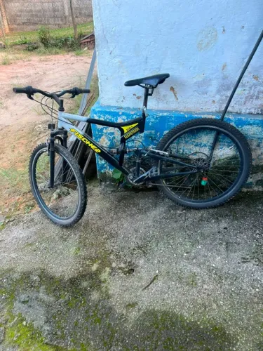 Bicicleta MTB de suspensão dupla