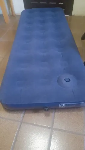 Vendo colchão inflável de solteiro