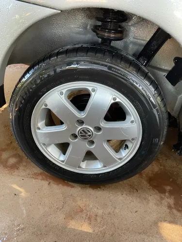 Roda track field aro 15 com pneus zeros
