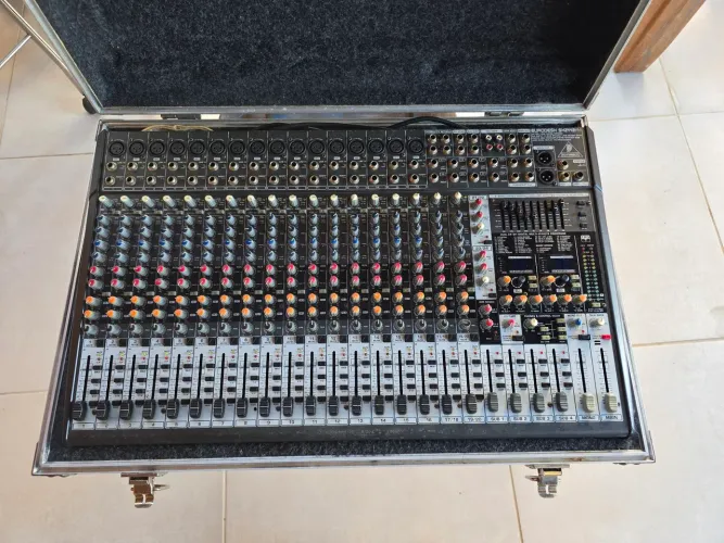 Mesa Behringer Eurodesk SX2442FX 24 Canais Revisada + Case Profissional