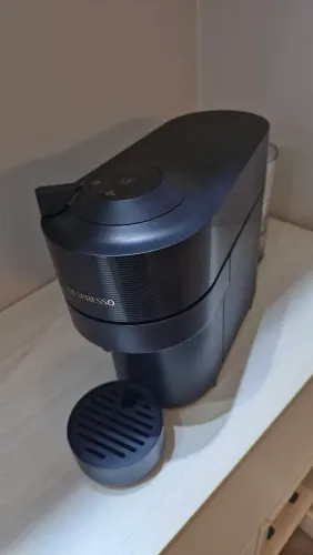 Cafeteira Nespresso Vertuo Preta 127V