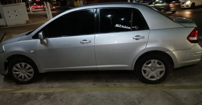 Nissan Tiida Sedan 1.8 16V Flex Fuel 4P 2012