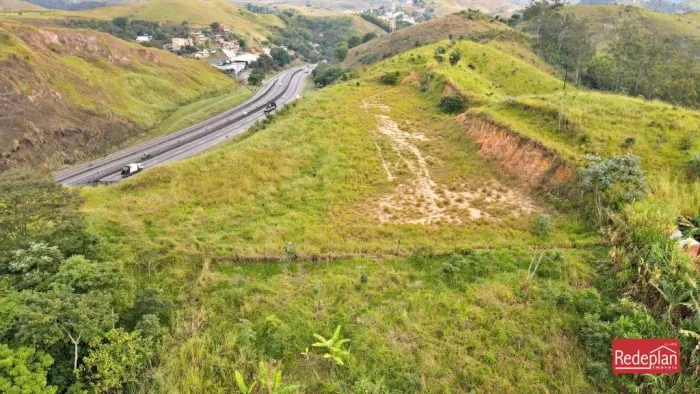 Terreno com 10.000 m² às margens da Dutra no bairro Abelhas