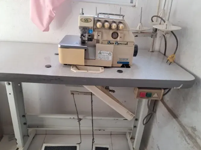 Maquina de costura Interlok
