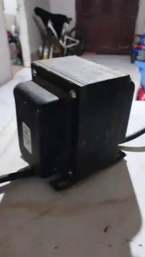 Vende-se um transformador de 220v para 127v