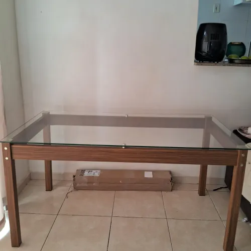 Mesa de vidro em excelente estado 