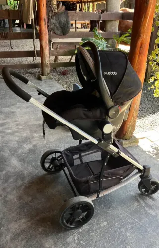Carrinho de bebê Moisés + bebê conforto Kiddo