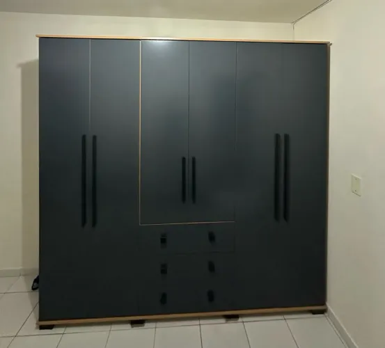 Guarda roupa novo 6 portas e 3 gavetas