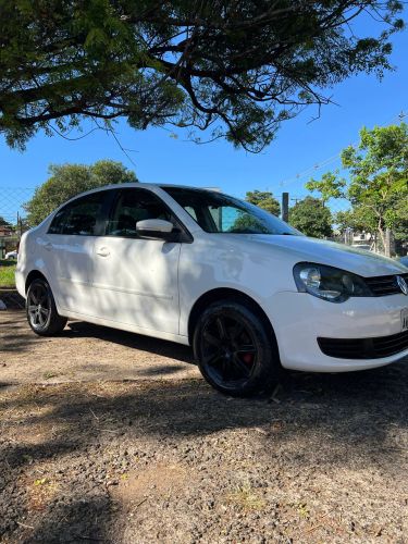 Imagem de Volkswagen Polo Sedan 1.6 MI Total Flex 8V 4P 2013