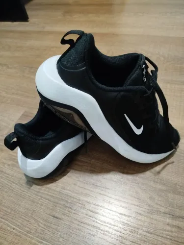 TÊNIS NIKE 