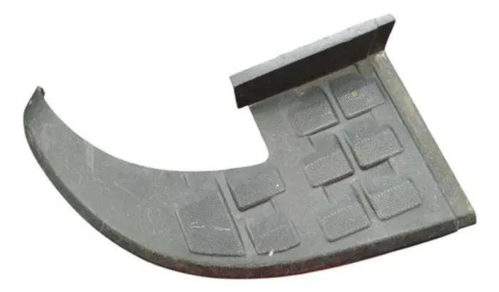Moldura Pisante Parachoque Tras Esquerdo Gm S10 2013 A 2020 Preto
