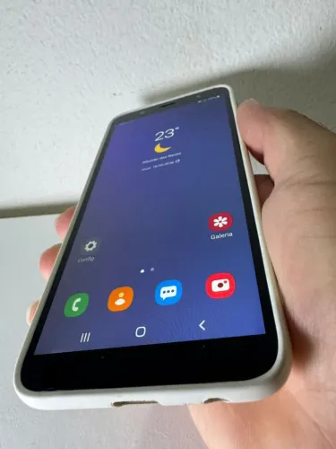 Samsung Galaxy J8