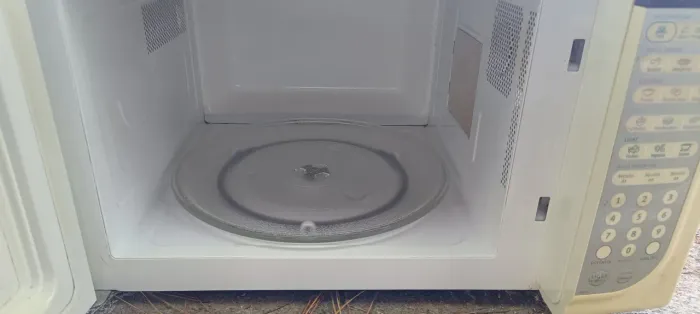 Vendo microondas Eletrolux potência 220