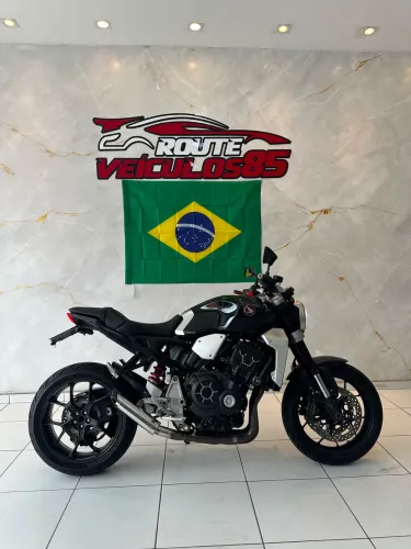 CB1000r 2021