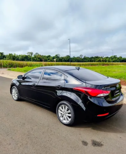 Hyundai Elantra GLS 2.0 16V Flex Aut. 2015