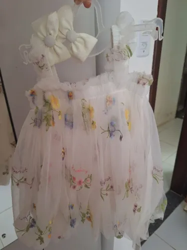 Vestido infantil para festas e ensaios. 