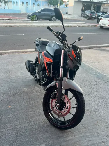 Moto Fazer 250