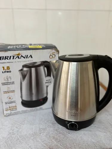 Chaleira Elétrica Britânia 1,8L Controle Temperatura Inox