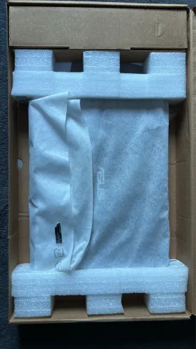 Notebook ASUS Novo na Caixa e sem Marcas de Uso