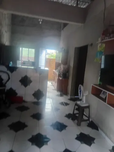Vendo esta linda casa medindo 6.5m de frente 12m de fundo sala cozinha conjugada  quarto