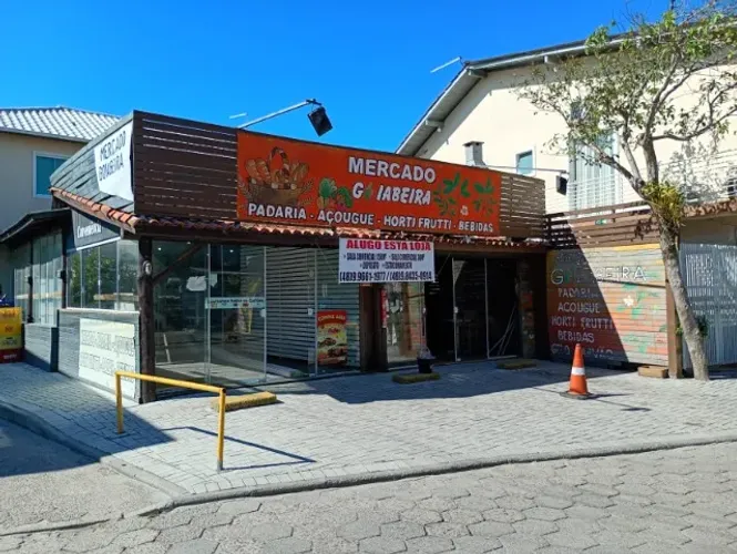 Salas comerciais no centro da pinheira 