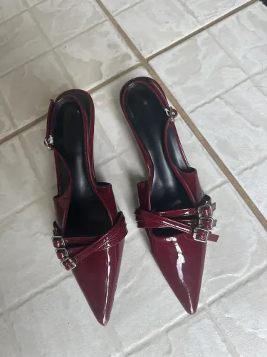 Sapato Scarpin bico fino