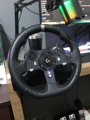 Logitech G920 - Pouco uso, valor negociável.