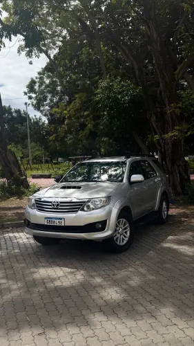 Toyota Hilux SW4 SRV D4-d 4X4 3.0 TDI Dies. AUT 2014