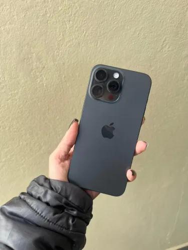 iPhone 15 pro Max 516 GB