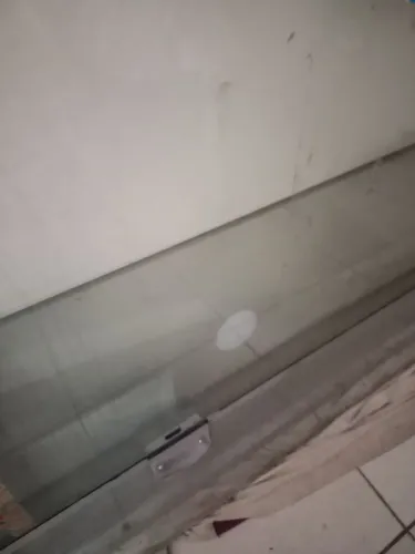 Vendo porta de vidro 100.00