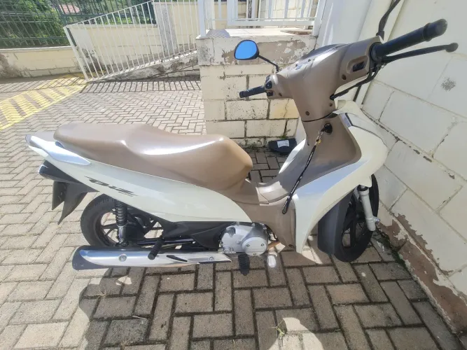 Honda BIZ 125 único dono