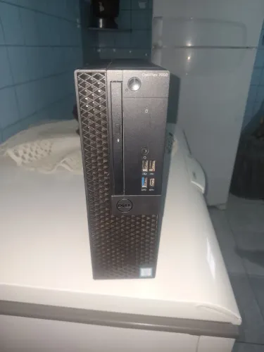 Dell Optiplex 7050, Core i5 de sétima geração, 8 gigas DDR4 e HD de 500.