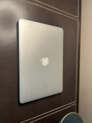 MacBook Pro Retina 13" 2013 A1502 - NÃO LIGA (para peças)