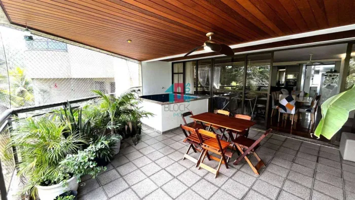 Recreio dos Bandeirantes | Apartamento 4 quartos, sendo 1 suite