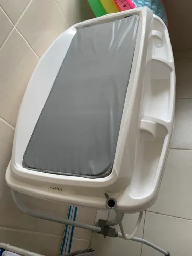 Vendo carrinho com bebê conforto acoplado e banheira com trocador para bebê