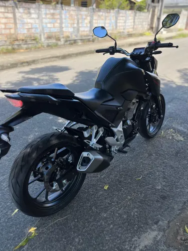 CB 300f Twister