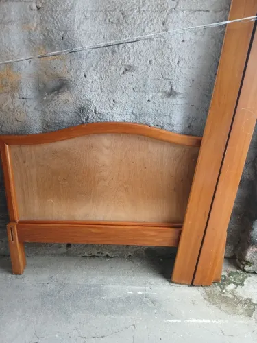 Cama madeira maciça
