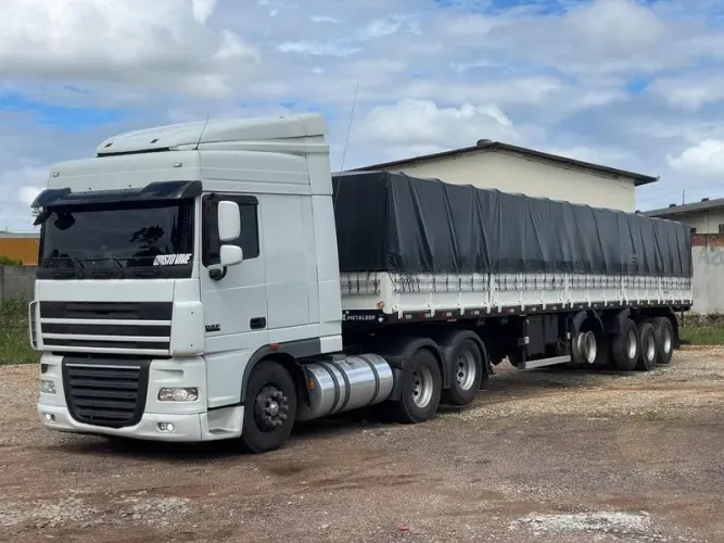 CONJUNTO DAF XF 105.460 6X2 2020 - COM 563 MIL KM + CARRETA GRANELEIRA METALESP 4 EIXO 