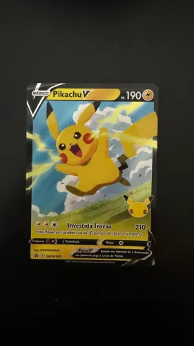 Carta Pikachu V coleção de 25 anos